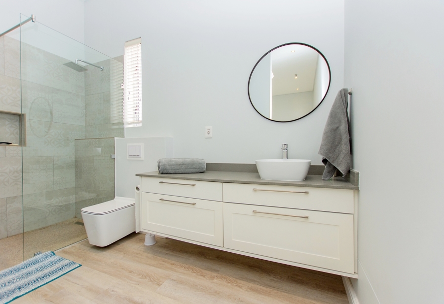 5 Bedroom Property for Sale in Calypso Beach Western Cape